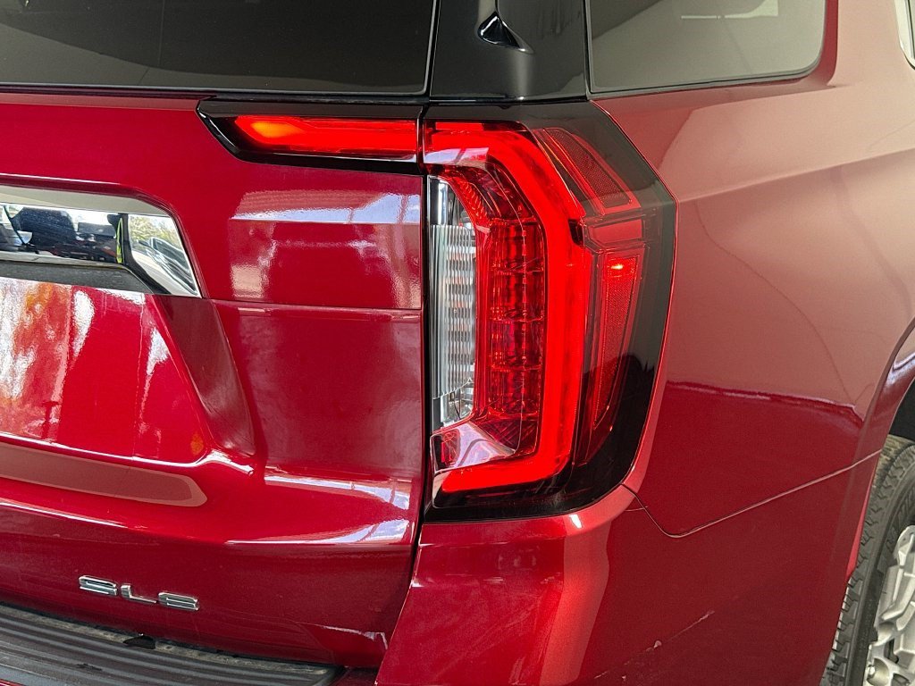 Used 2023 GMC Yukon SLE RWD image 33