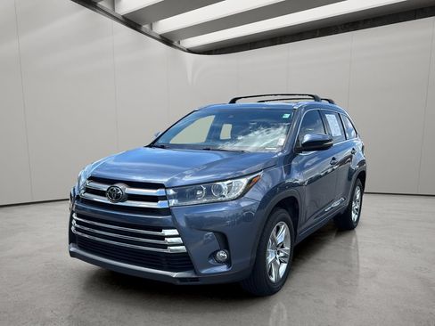 Used 2018 Toyota Highlander Limited FWD image 1