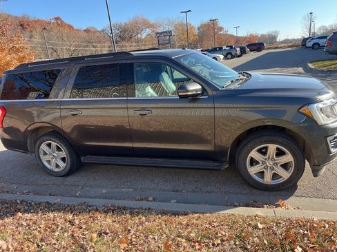 Used 2018 Ford Expedition Max XLT w/ Equipment Group 201A image 4