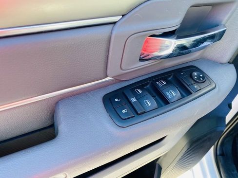 Used 2019 RAM 1500 Classic SLT image 27