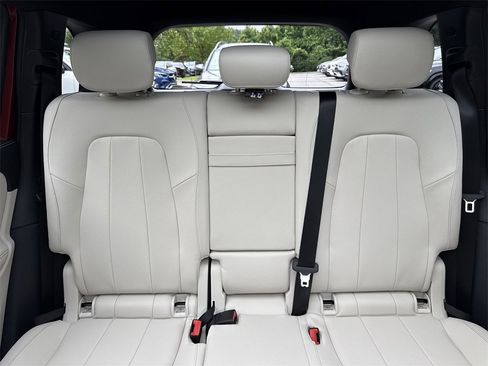 New 2025 Mercedes-Benz GLB 250 image 31