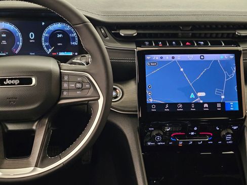 New 2025 Jeep Grand Cherokee Limited image 21