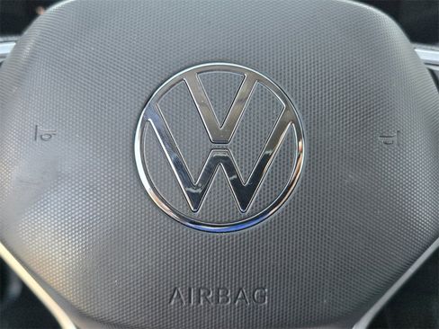 Certified 2022 Volkswagen Tiguan S image 29