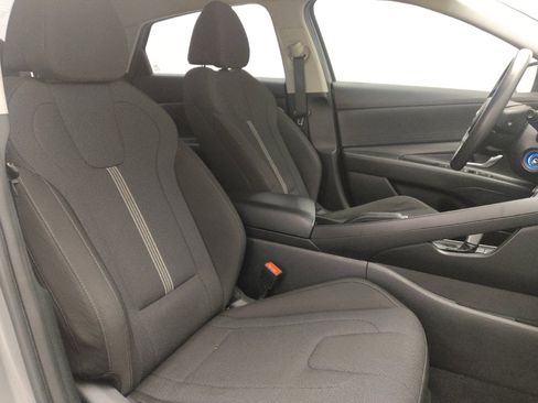 Used 2021 Hyundai Elantra SE image 21