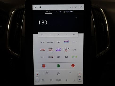 Used 2024 Ford Edge Titanium image 29