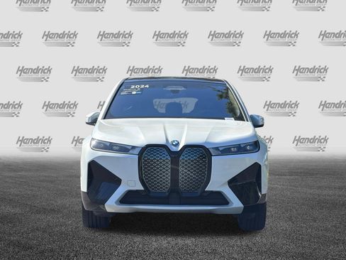 Used 2024 BMW iX xDrive50 w/ Sport Package AWD/4WD image 10