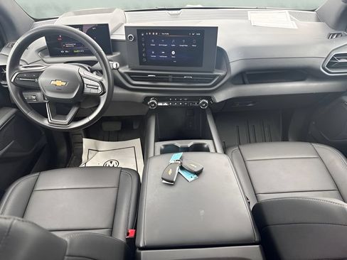 Used 2024 Chevrolet Silverado EV W/T AWD/4WD image 10