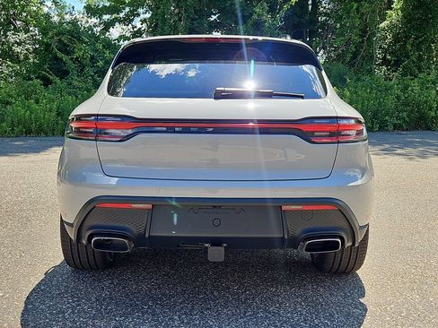 Certified 2026 Porsche Macan AWD/4WD image 6