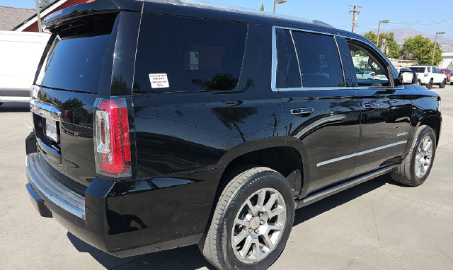 Used 2017 GMC Yukon Denali AWD/4WD image 4