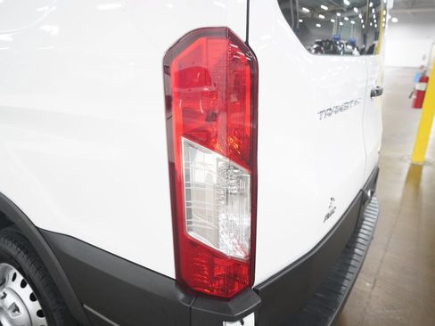 Used 2024 Ford Transit 250 Low Roof AWD w/ Exterior Upgrade Package image 30