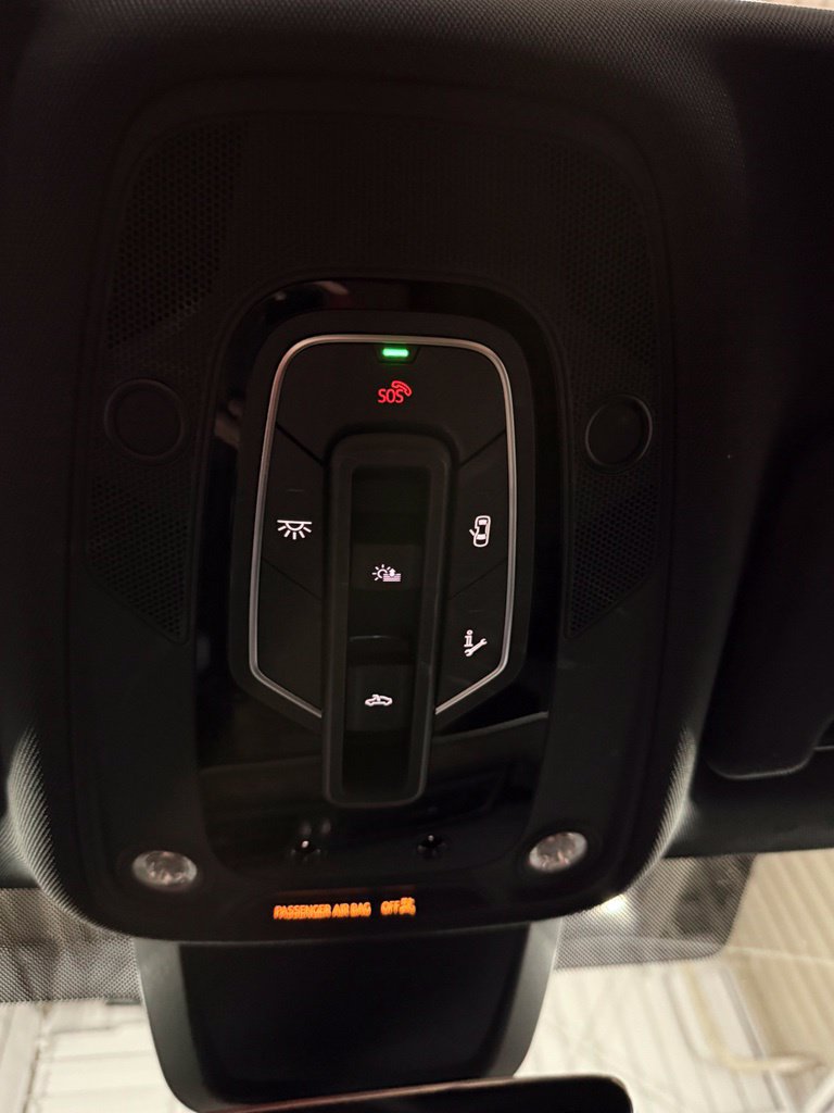 Used 2022 Audi e-tron Premium AWD/4WD image 42