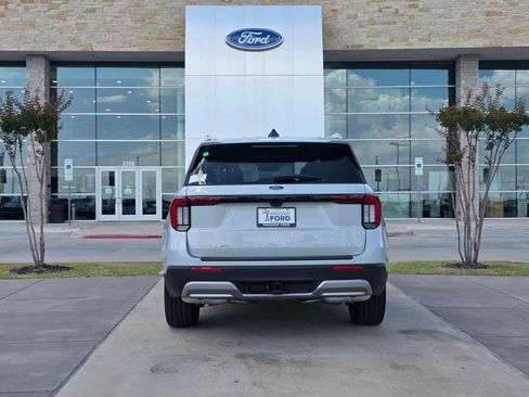 New 2026 Ford Explorer Platinum w/ LUX Leather Package AWD/4WD image 22