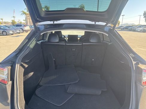 Used 2024 Tesla Model Y Long Range image 11