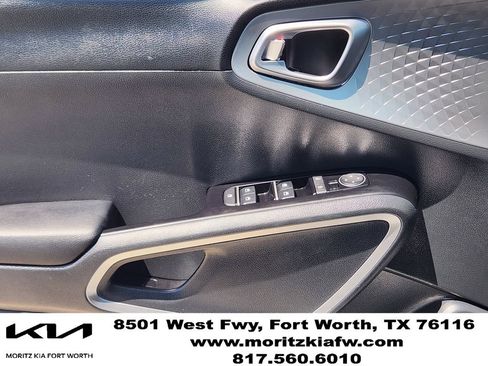 Certified 2025 Kia Soul LX w/ LX Technology Package FWD image 22