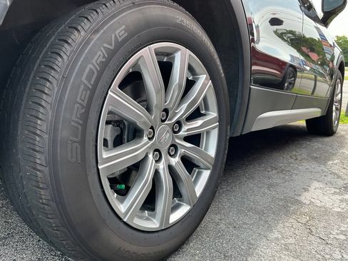 Used 2023 Cadillac XT4 Premium Luxury FWD image 14