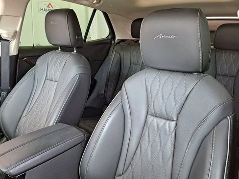 Used 2022 Buick Envision Avenir w/ Technology Package II image 24