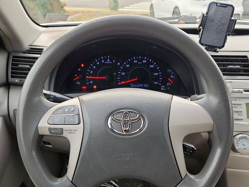 Used 2011 Toyota Camry LE image 17