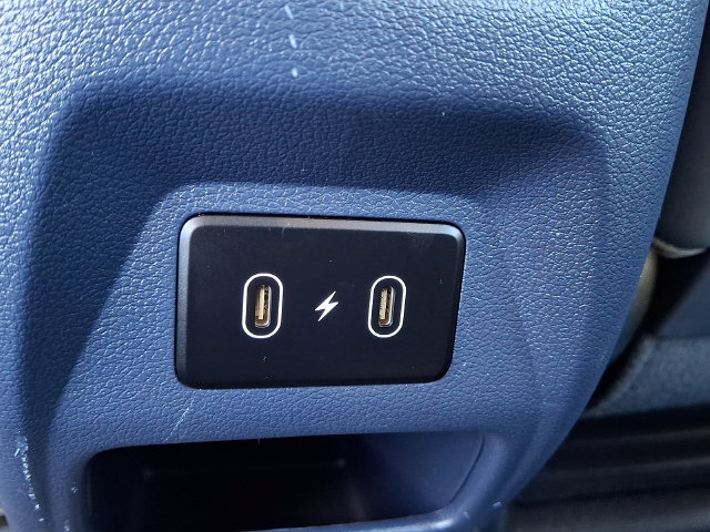 Used 2024 Hyundai Venue Limited FWD image 11
