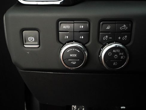 Used 2025 GMC Sierra 1500 Denali w/ Denali Reserve Package AWD/4WD image 16