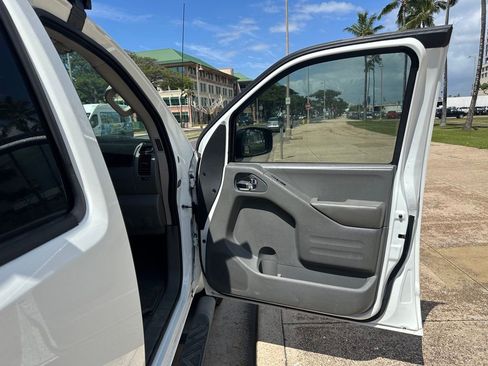 Used 2019 Nissan Frontier SV w/ Value Truck Package image 15