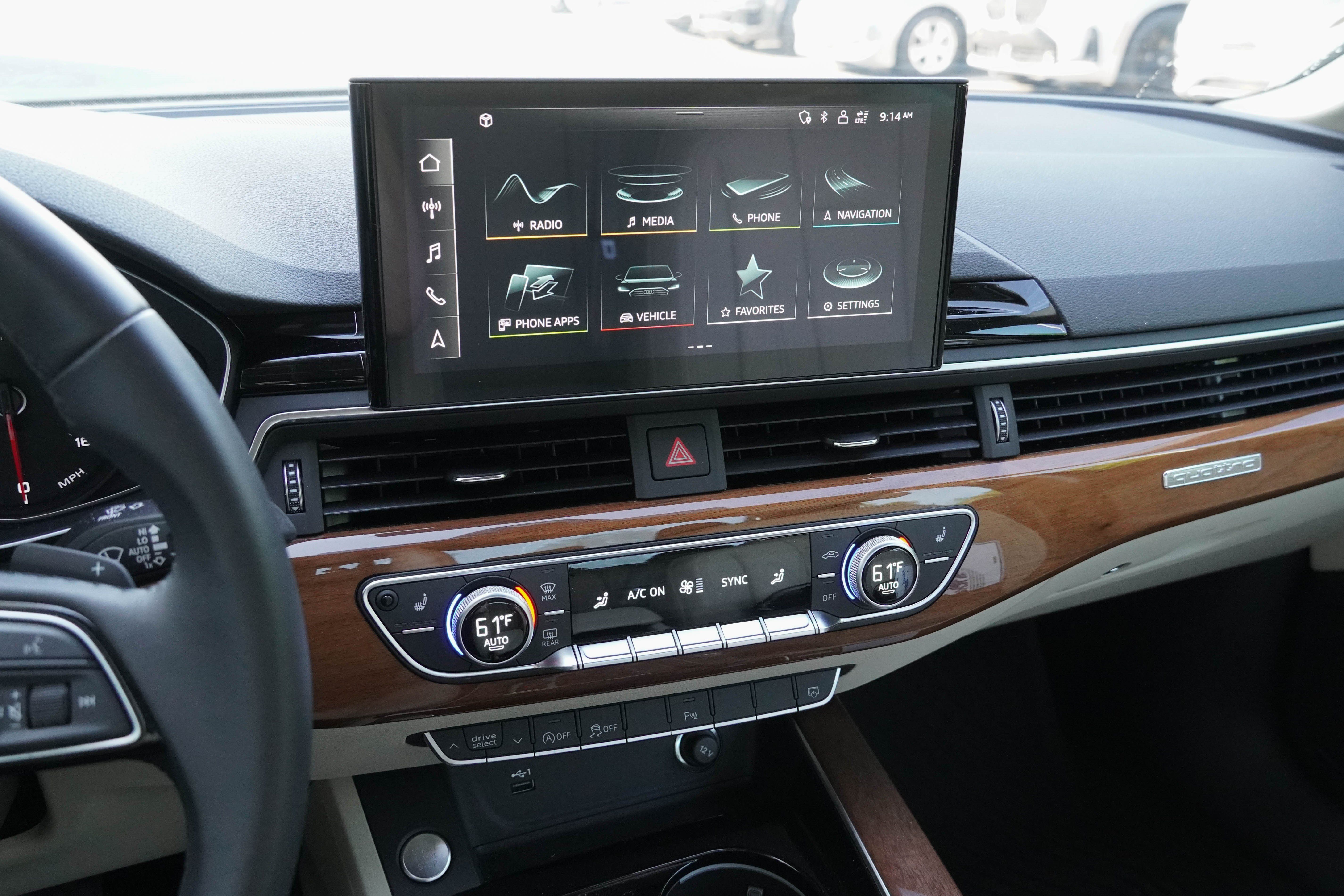 Used 2023 Audi A4 2.0T Premium w/ Convenience Package AWD/4WD image 23
