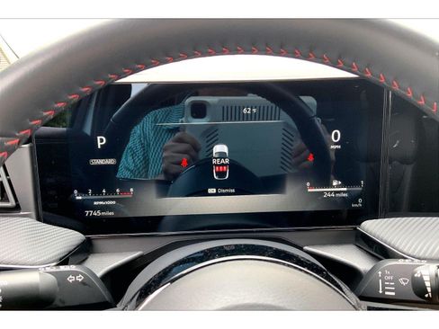 Used 2025 Nissan Kicks SR FWD image 19