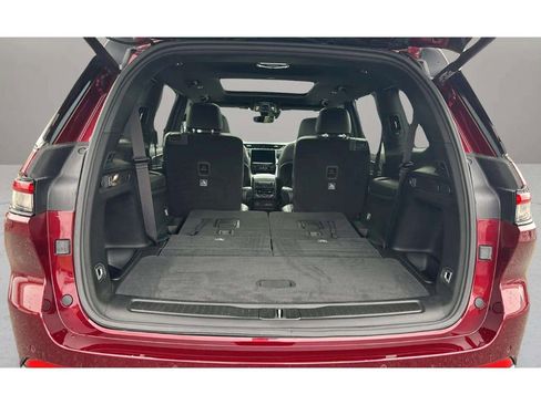 Used 2024 Jeep Grand Cherokee L Limited w/ Luxury Tech Group II image 10