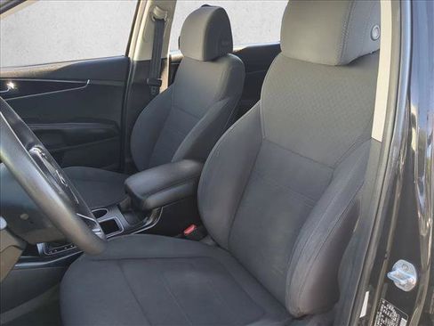 Used 2017 Kia Sorento FWD image 15