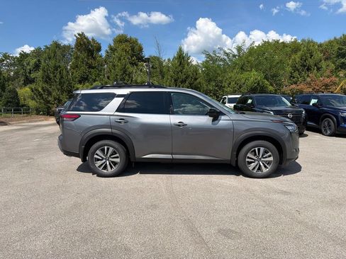 New 2026 Nissan Pathfinder SL FWD image 2