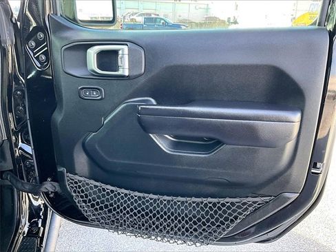 Used 2018 Jeep Wrangler Unlimited Sport S image 12