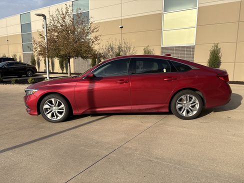 Used 2019 Honda Accord LX image 7