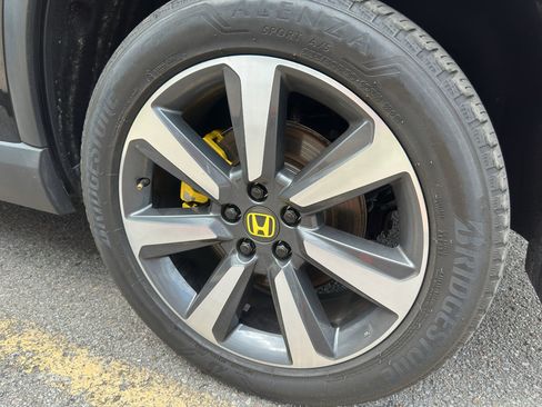 Used 2025 Honda Pilot Elite image 25