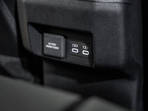 Used 2024 Toyota Tacoma Limited w/ Limited Package (LT) image 38