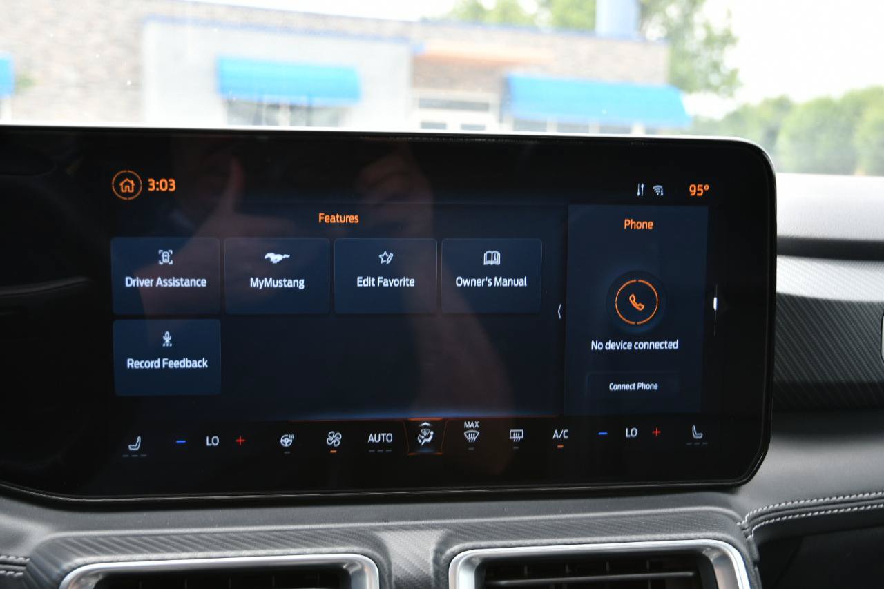 Used 2025 Ford Mustang Premium RWD image 17