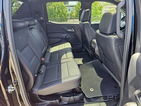 Used 2025 Chevrolet Silverado EV RST AWD/4WD image 12
