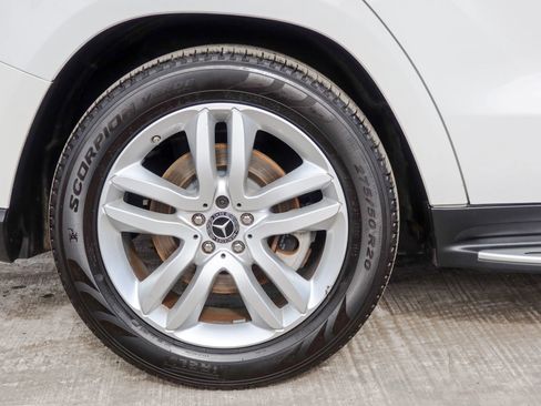 Used 2018 Mercedes-Benz GLS 450 4MATIC w/ Premium Package image 31