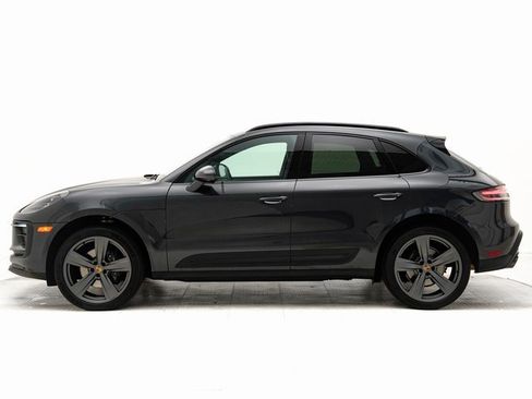 Used 2025 Porsche Macan image 2