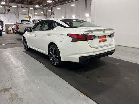 Used 2023 Nissan Altima 2.5 SR w/ SR Premium Package AWD/4WD image 6