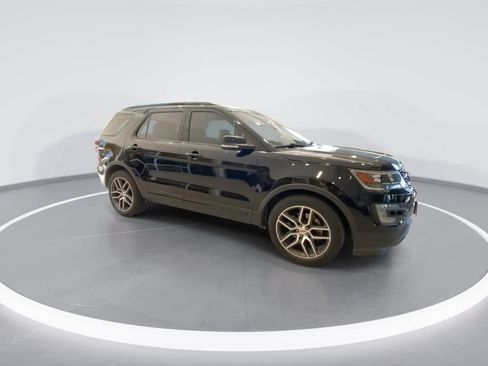 Used 2016 Ford Explorer Sport w/ Equipment Group 401A AWD/4WD image 2