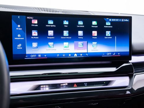 Certified 2024 BMW 540i xDrive 540i xDrive w/ Premium Package image 23