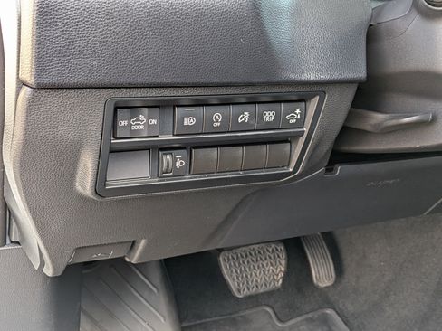 Used 2022 Toyota Tundra SR5 w/ SR5 Convenience Package image 15