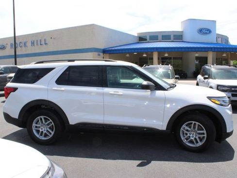 New 2026 Ford Explorer Active RWD image 18