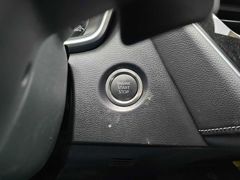 Used 2025 Toyota Corolla SE image 27