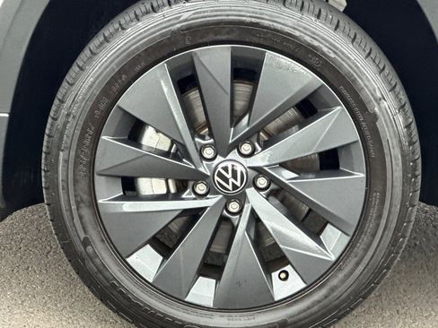 Used 2022 Volkswagen Taos SE AWD/4WD image 31