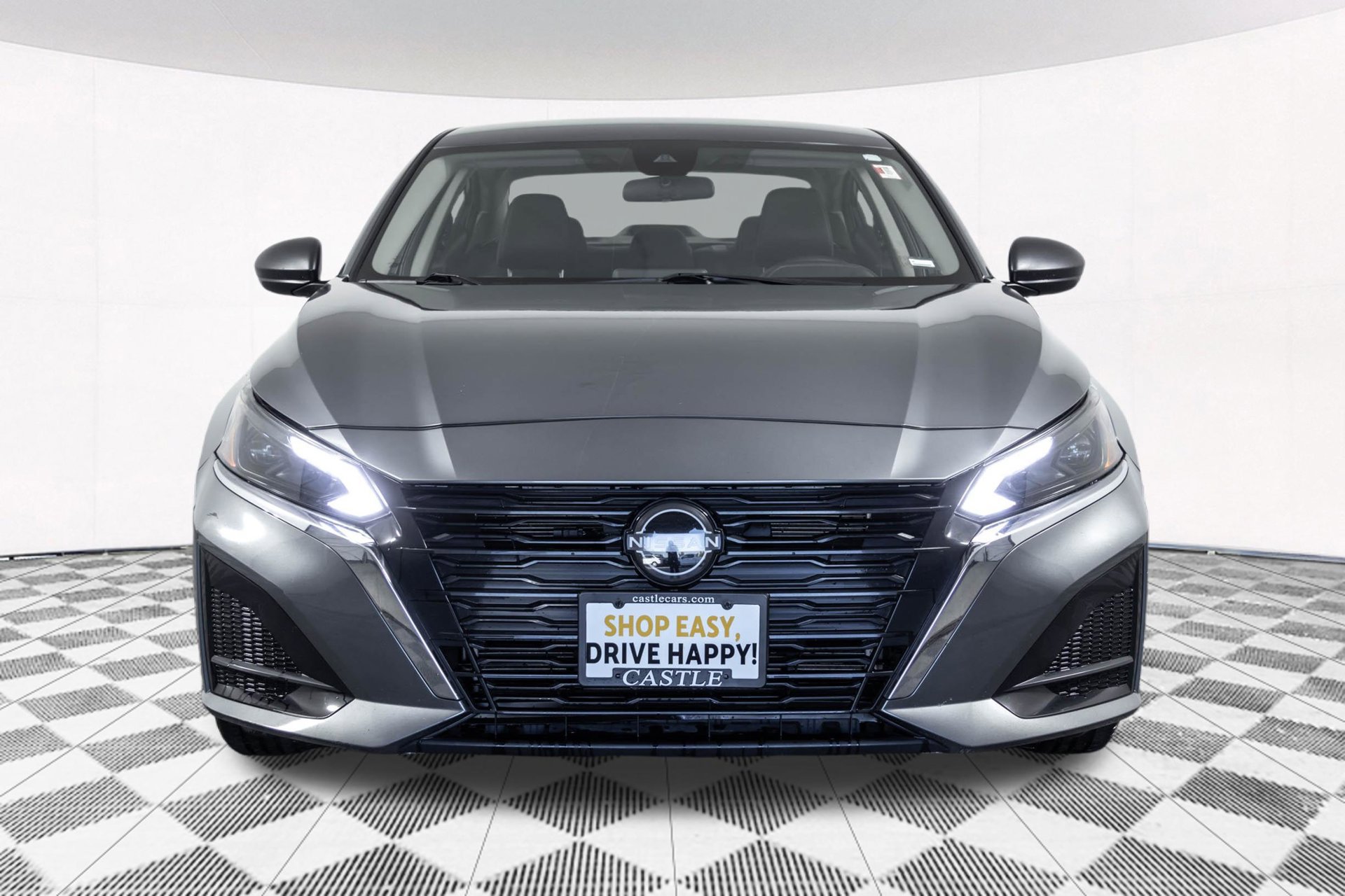Used 2024 Nissan Altima 2.5 SV FWD image 11