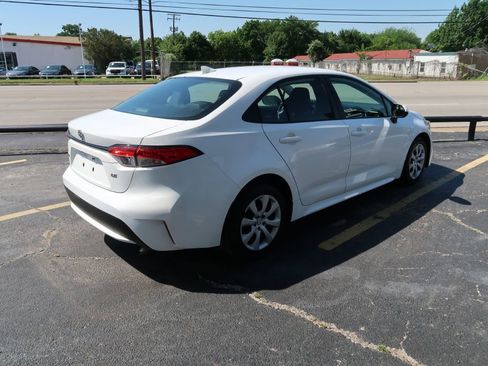 Used 2021 Toyota Corolla LE w/ Carpet Mat Package (TMS) image 3