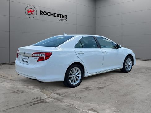 Used 2012 Toyota Camry XLE FWD image 5