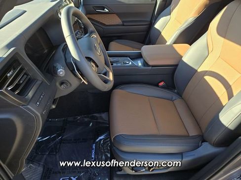 Used 2026 Lexus GX 550 w/ Cold Area Package image 10
