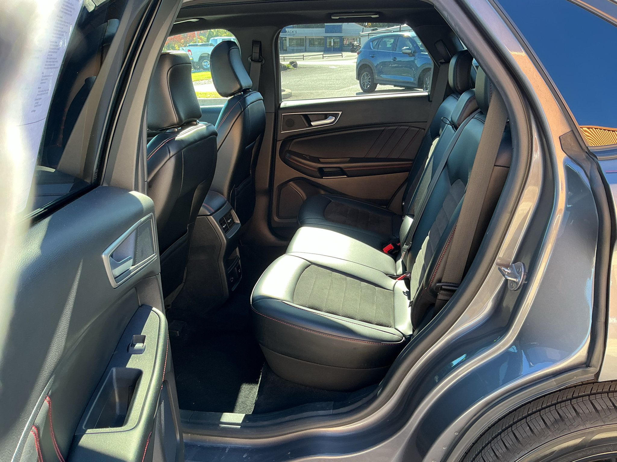 Used 2021 Ford Edge ST-Line AWD/4WD image 23