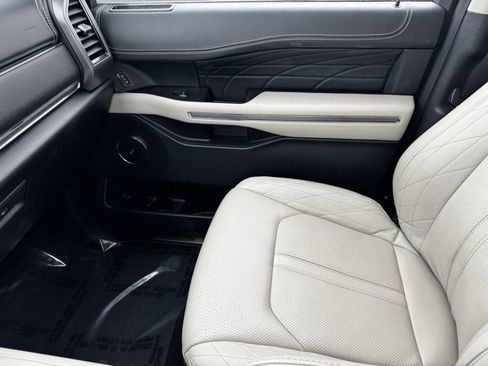 Used 2020 Ford Expedition Platinum image 29